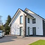 Strandallee 10a *