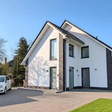 Strandallee 10a *